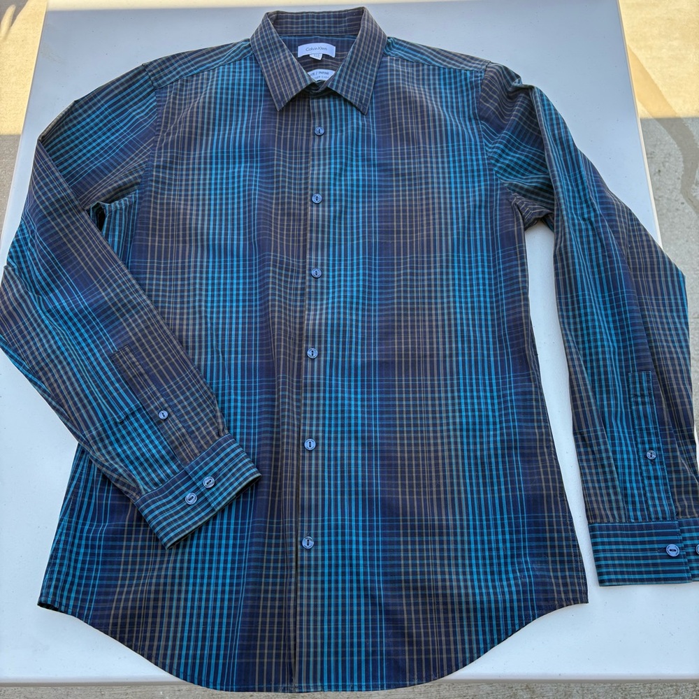 Men's Calvin Klein Infinite Slim-Fit Dress Shirt Size M‎ (21″ P2P / 30″ L)